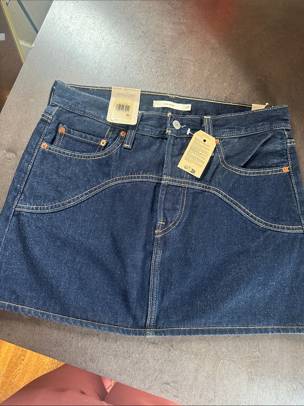 NWT Levi's Indigo Denim Mini Skirt with Curved Front Seams - Size 29